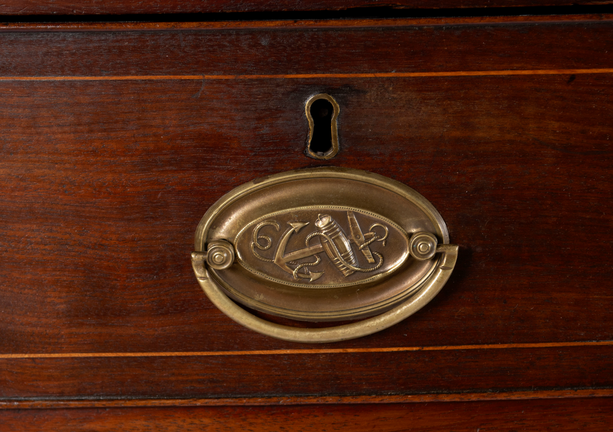 early 19th c. Regency Bowfront Chest of Drawers