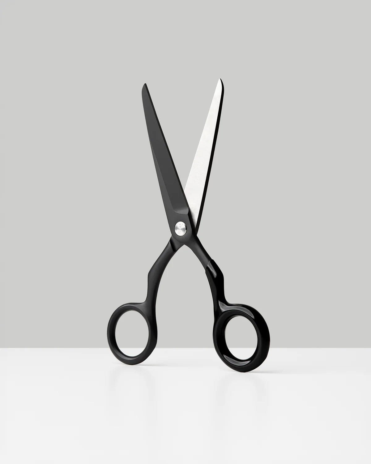 Spectra Scissors | Charcoal + Black