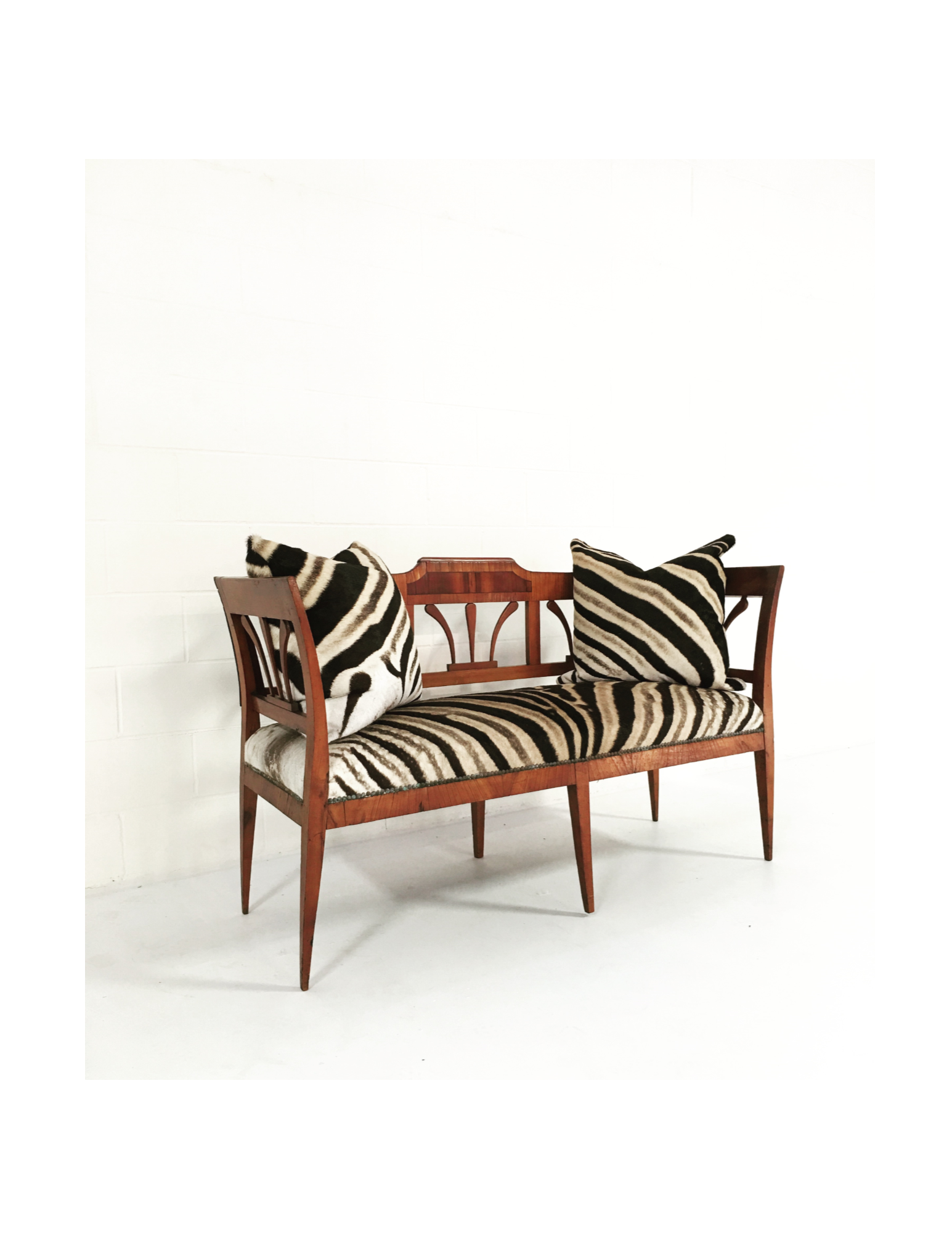 <p>Forsyth’s chic animal hides <a href="https://howtospendit.ft.com/house-garden/85651-forsyths-chic-animal-hides" title="https://howtospendit.ft.com/house-garden/85651-forsyths-chic-animal-hides"><em><strong>Click Here</strong></em></a></p>