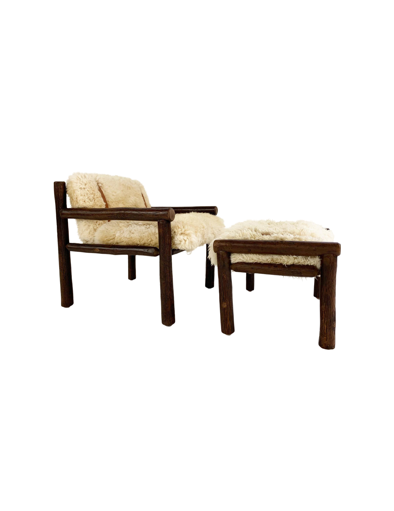 <p>Mountain Living editors share 25 of their favorite furnishings with timeless appeal <a href="http://www.mountainliving.com/Decor/Stylish-25/?vsmaid=2409&amp;vcid=874" title="http://www.mountainliving.com/Decor/Stylish-25/?vsmaid=2409&amp;vcid=874"><em><strong>Click Here</strong></em></a></p>