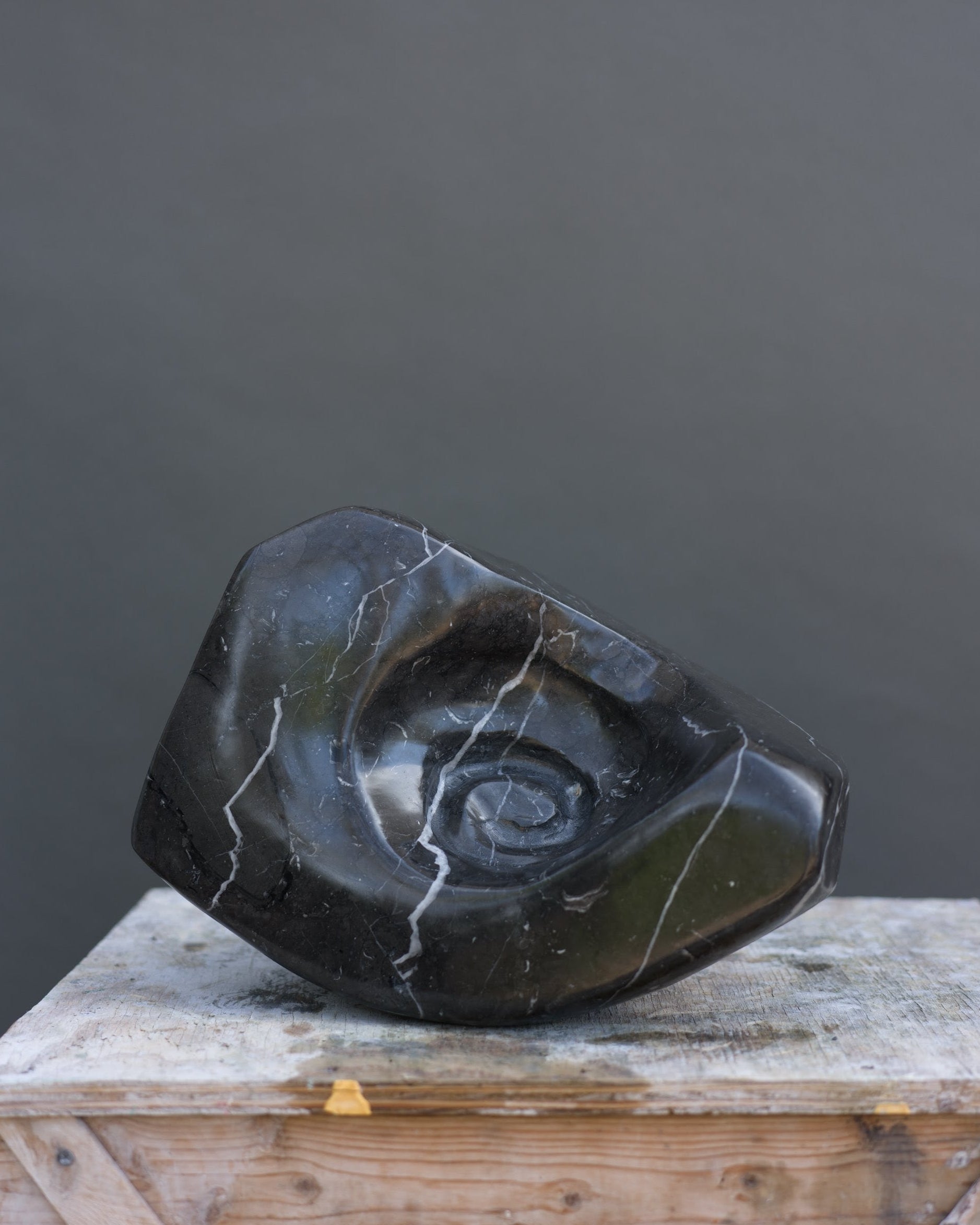 Oculus in Black Marble