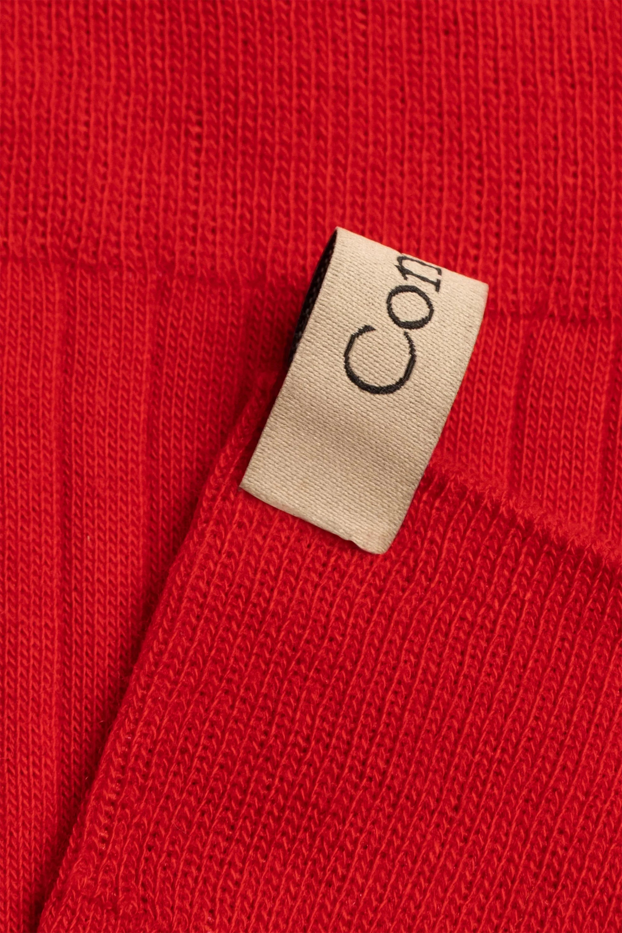 The Yves Sock, Scarlet