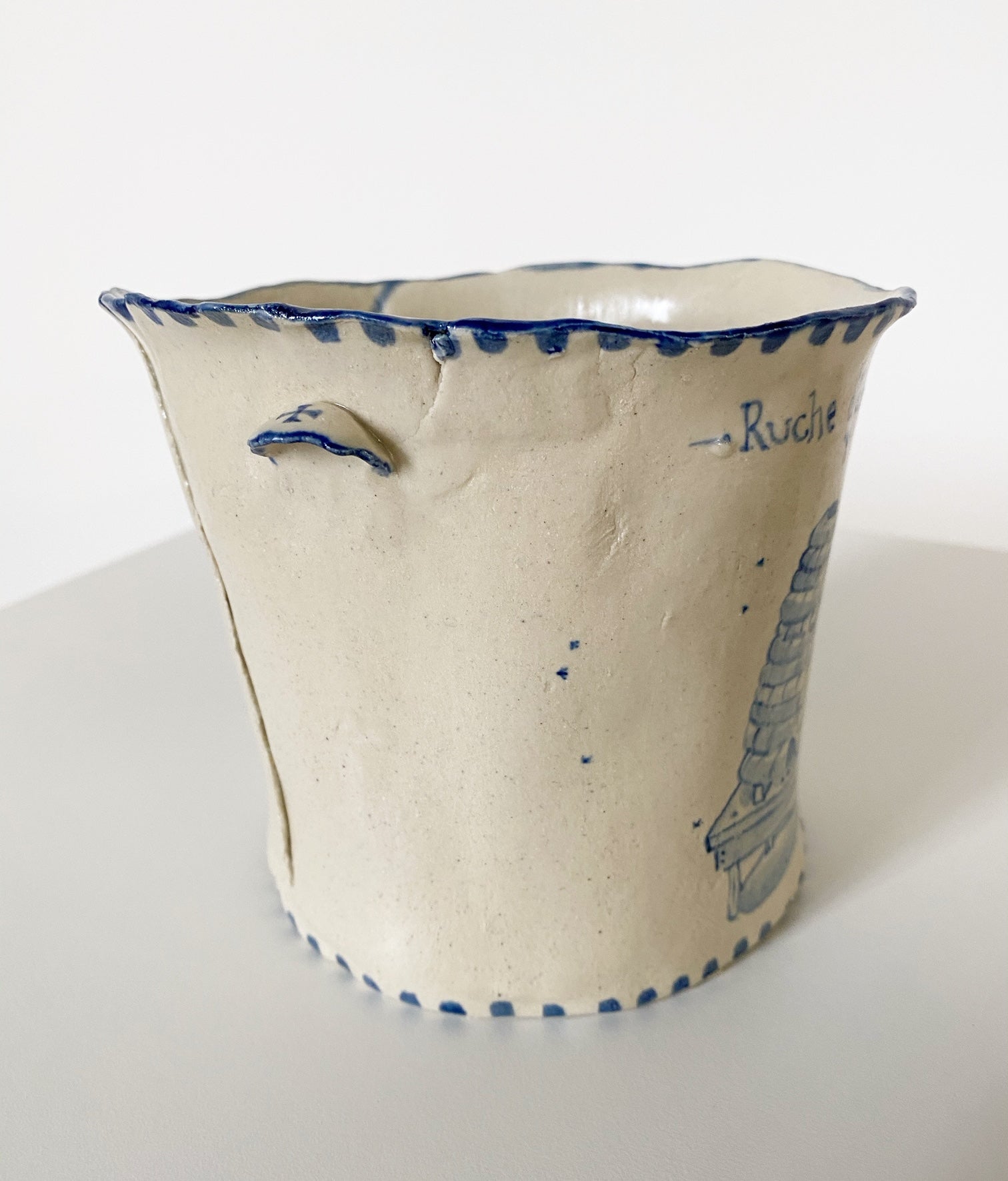 Bee Hive Vase. - FORSYTH