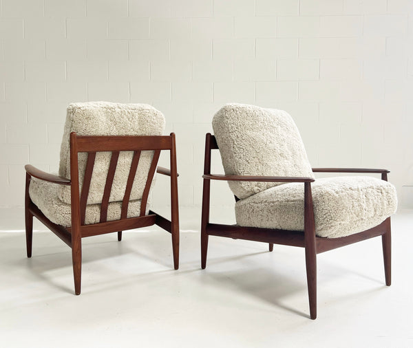 Model 118 Lounge Chairs in Shearling, Pair