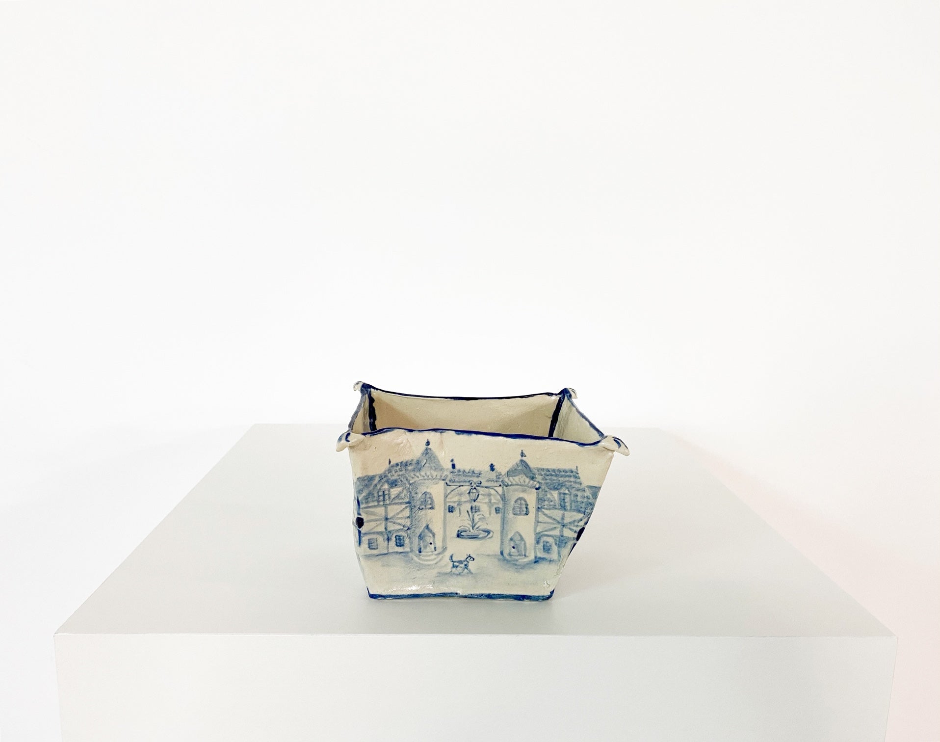 Dog Crossing Vase. - FORSYTH