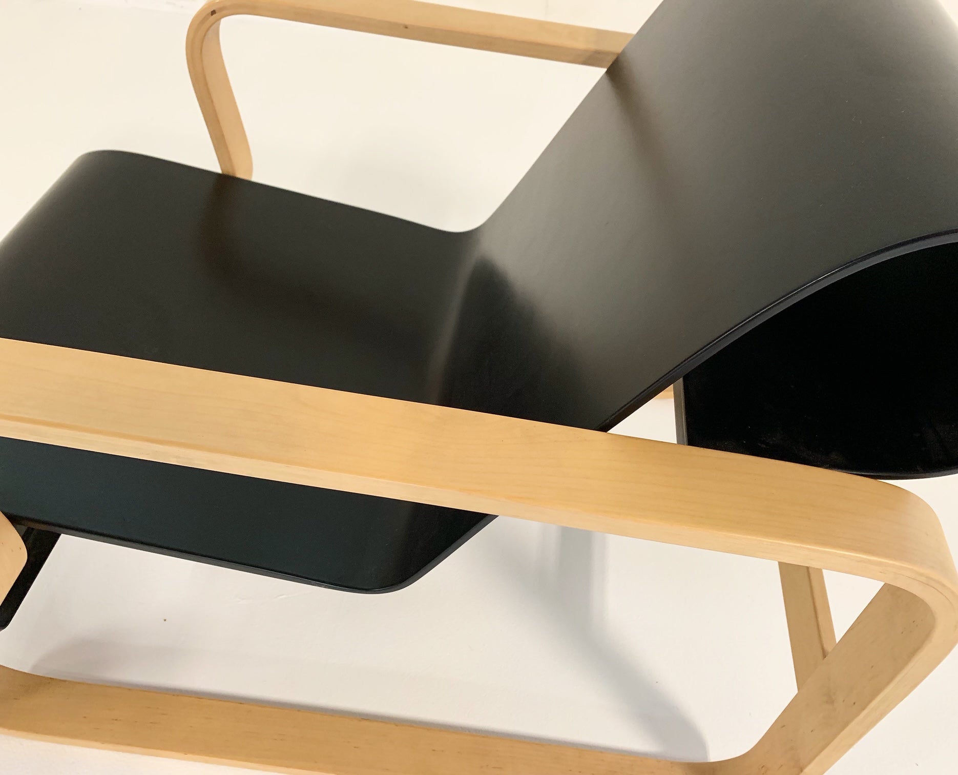 Armchair 41 "Paimio" Lounge Chair - FORSYTH