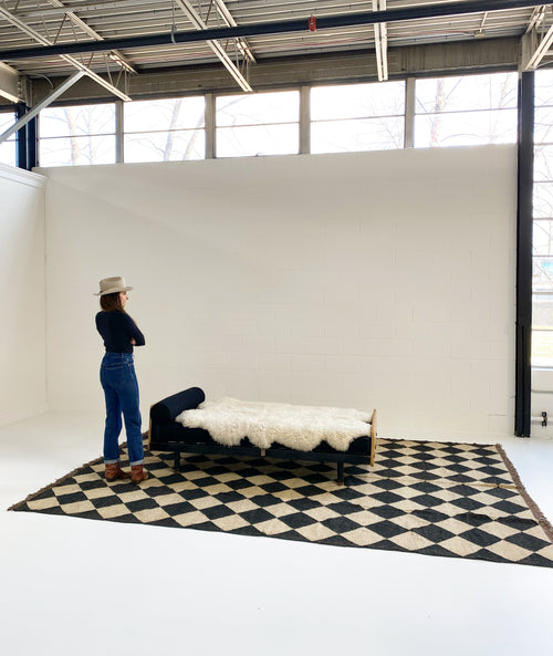 The Checkerboard Rug - Diamond Check in Off Black
