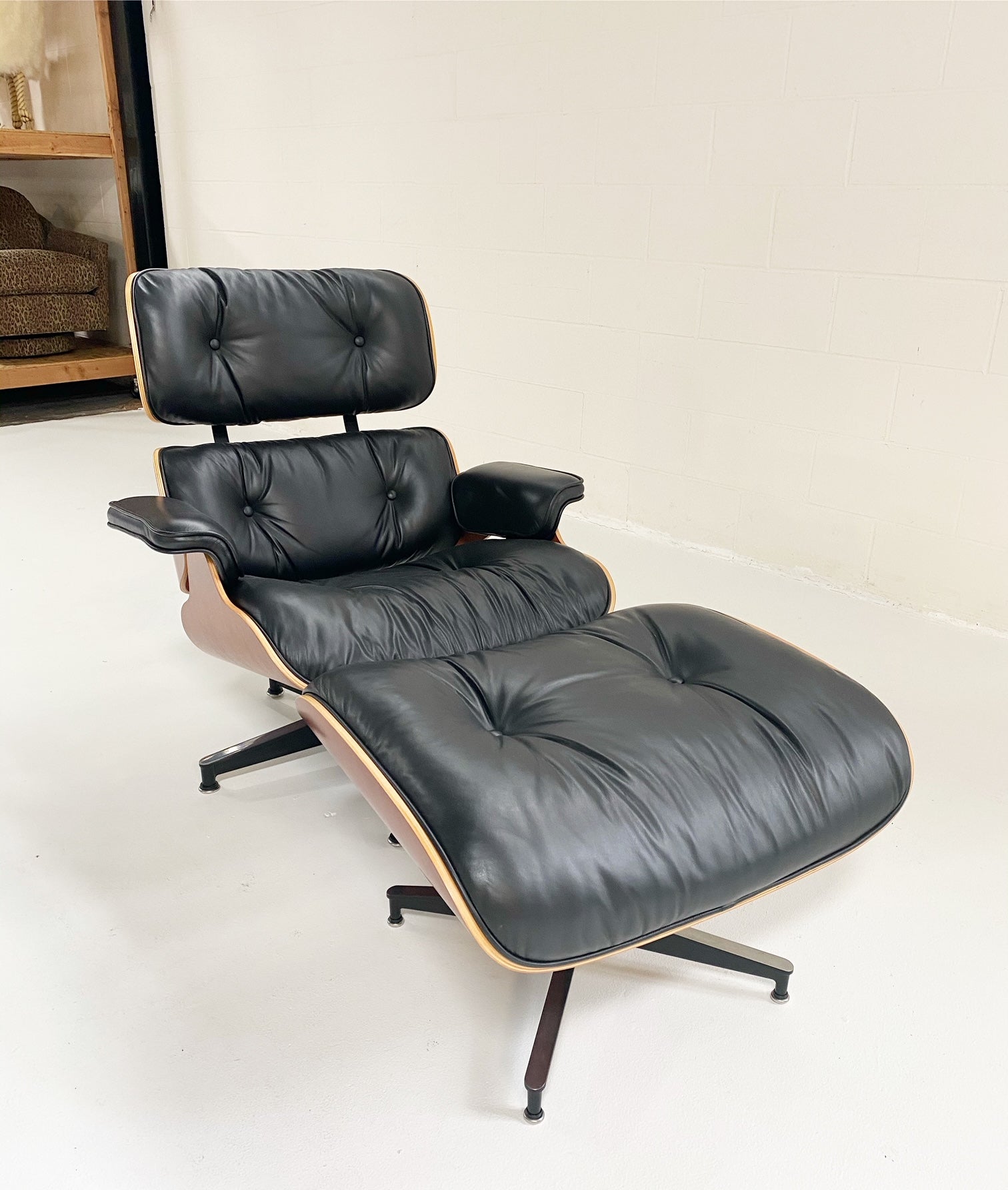 670 Lounge Chair & 671 Ottoman