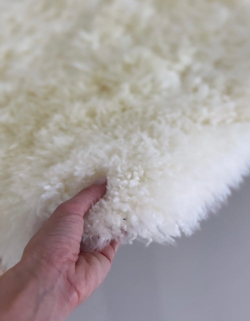 New Zealand Curly Sheepskin Rug - Ivory