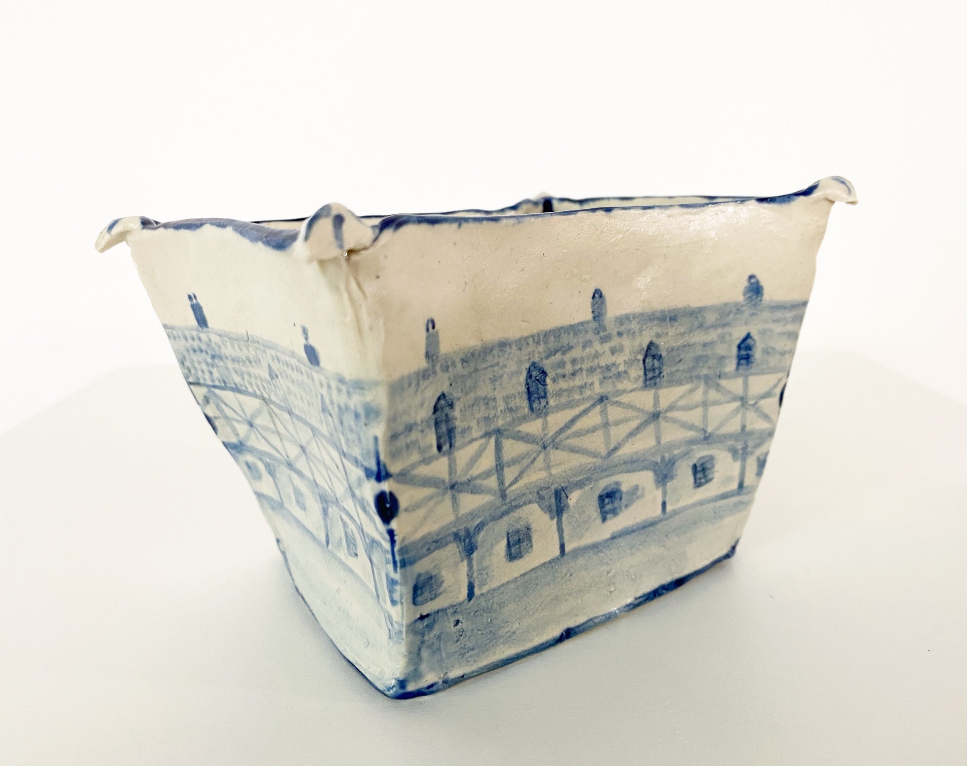 Dog Crossing Vase. - FORSYTH