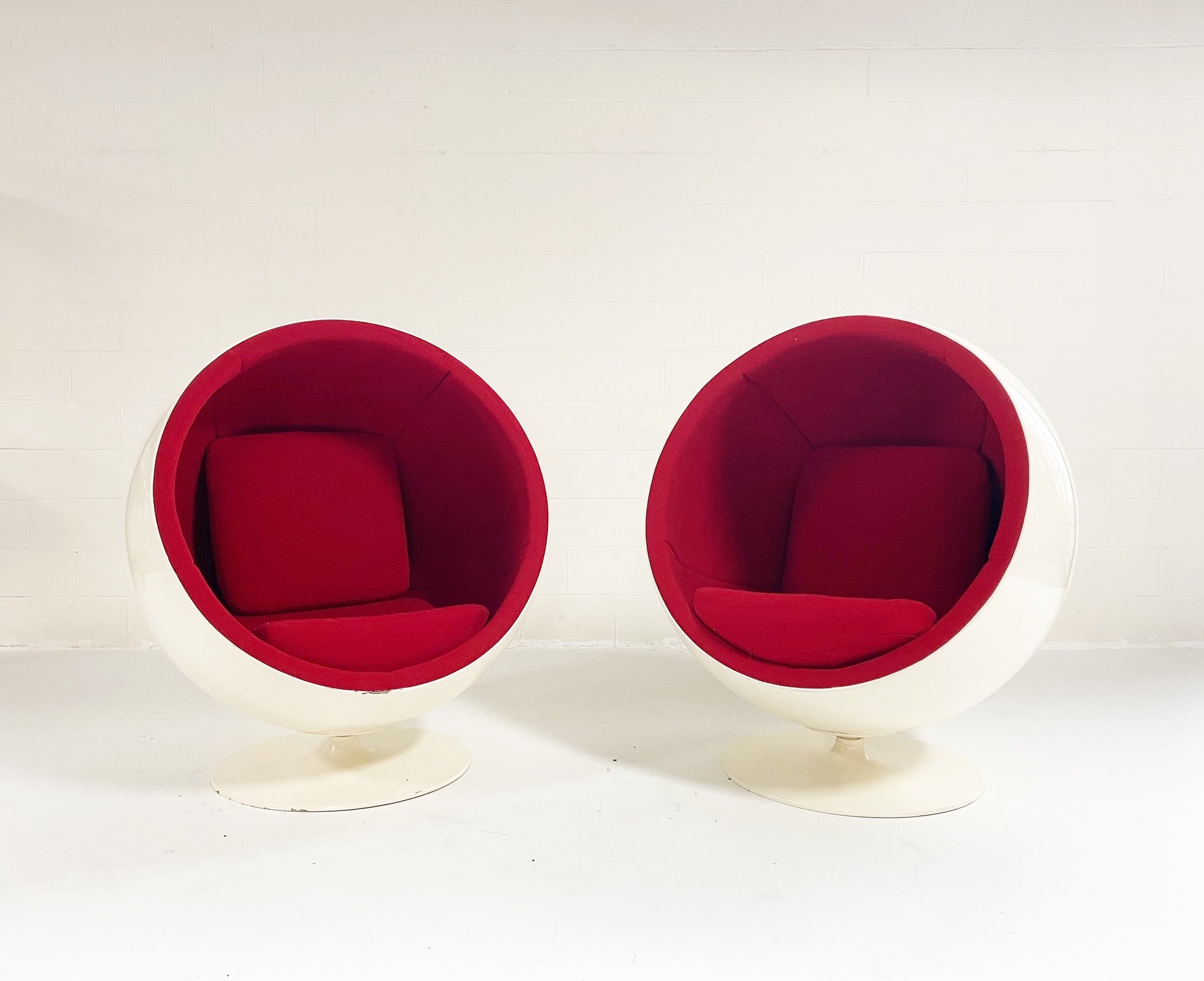The Ball Chair, Pair