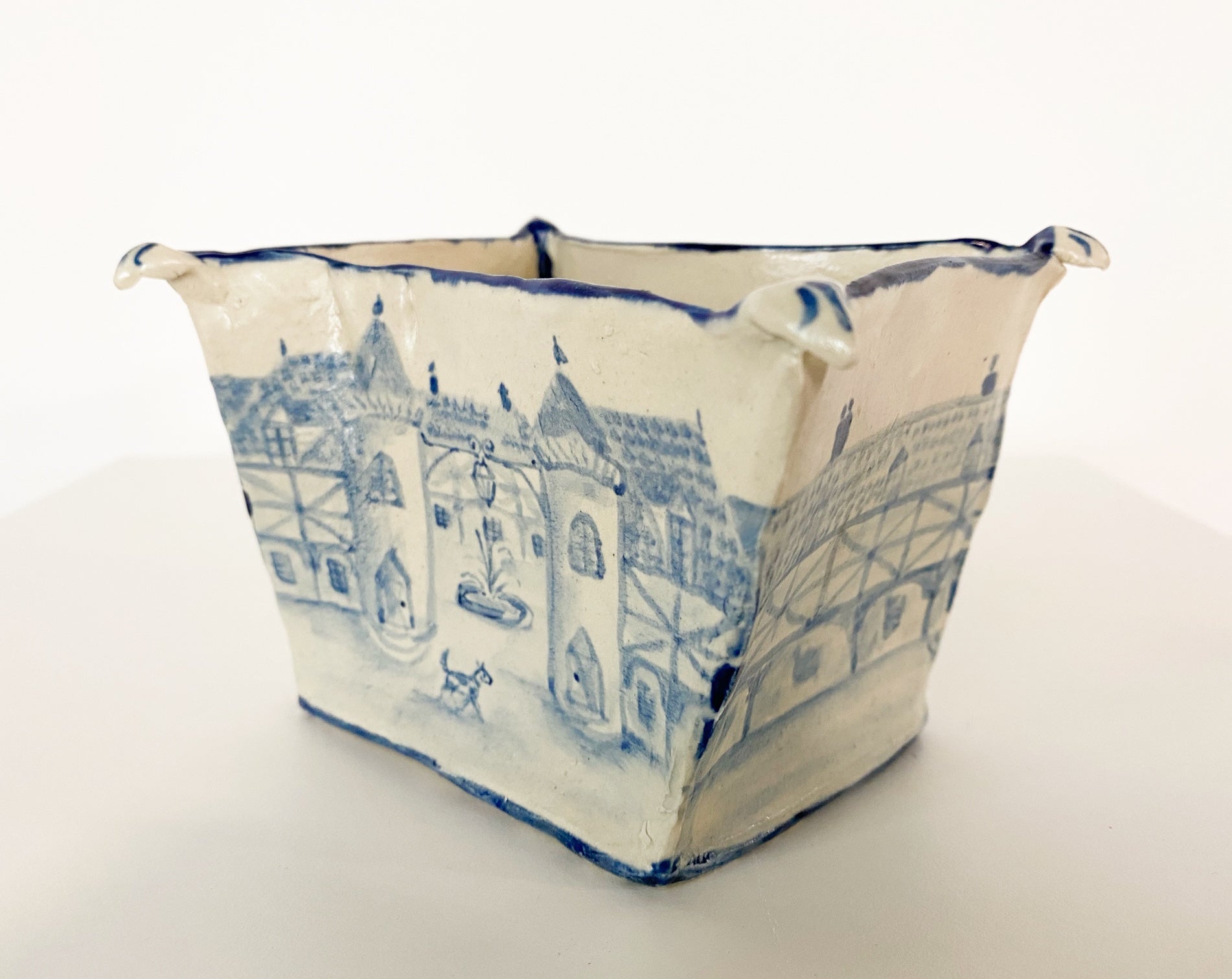 Dog Crossing Vase. - FORSYTH