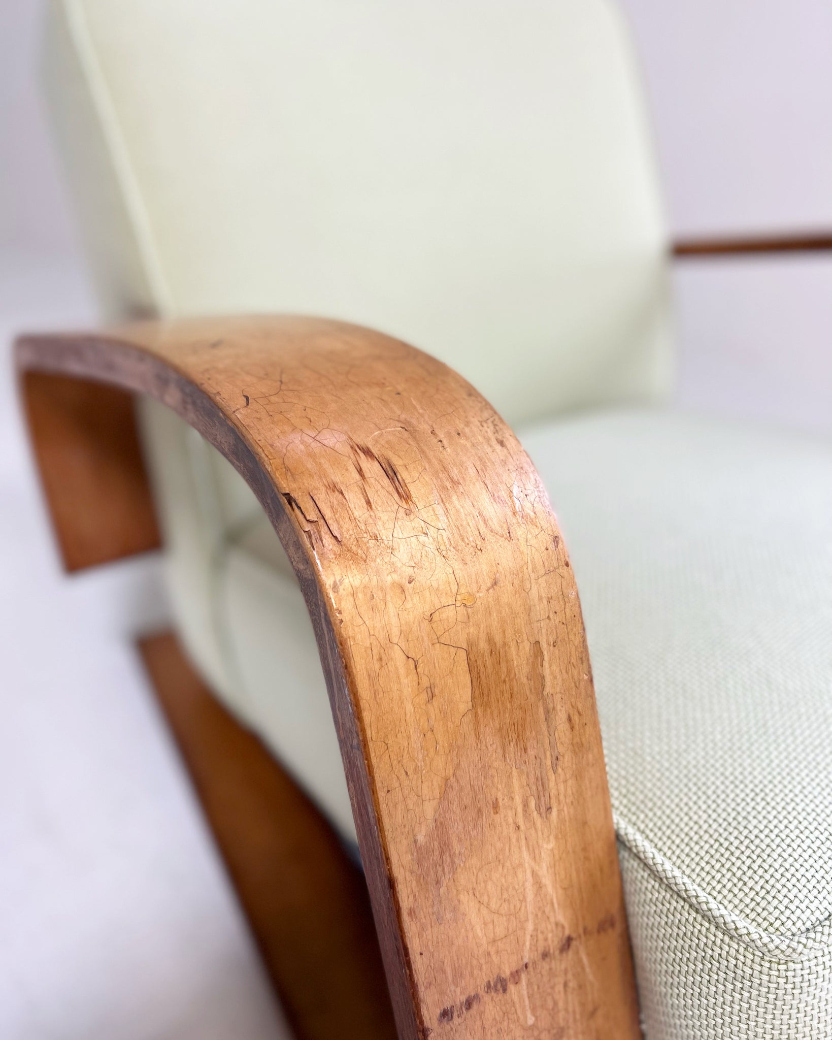 Model 400 "Tank" Lounge Chair in Knoll Textiles