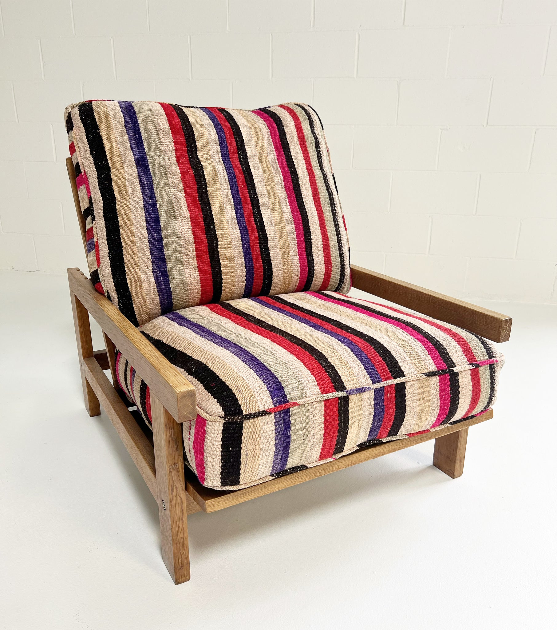 Model GE 412 Lounge Chair with Custom Frazada Cushions
