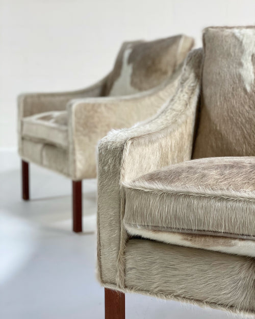 Model 2207 Lounge Chairs in Brazilian Cowhide, pair