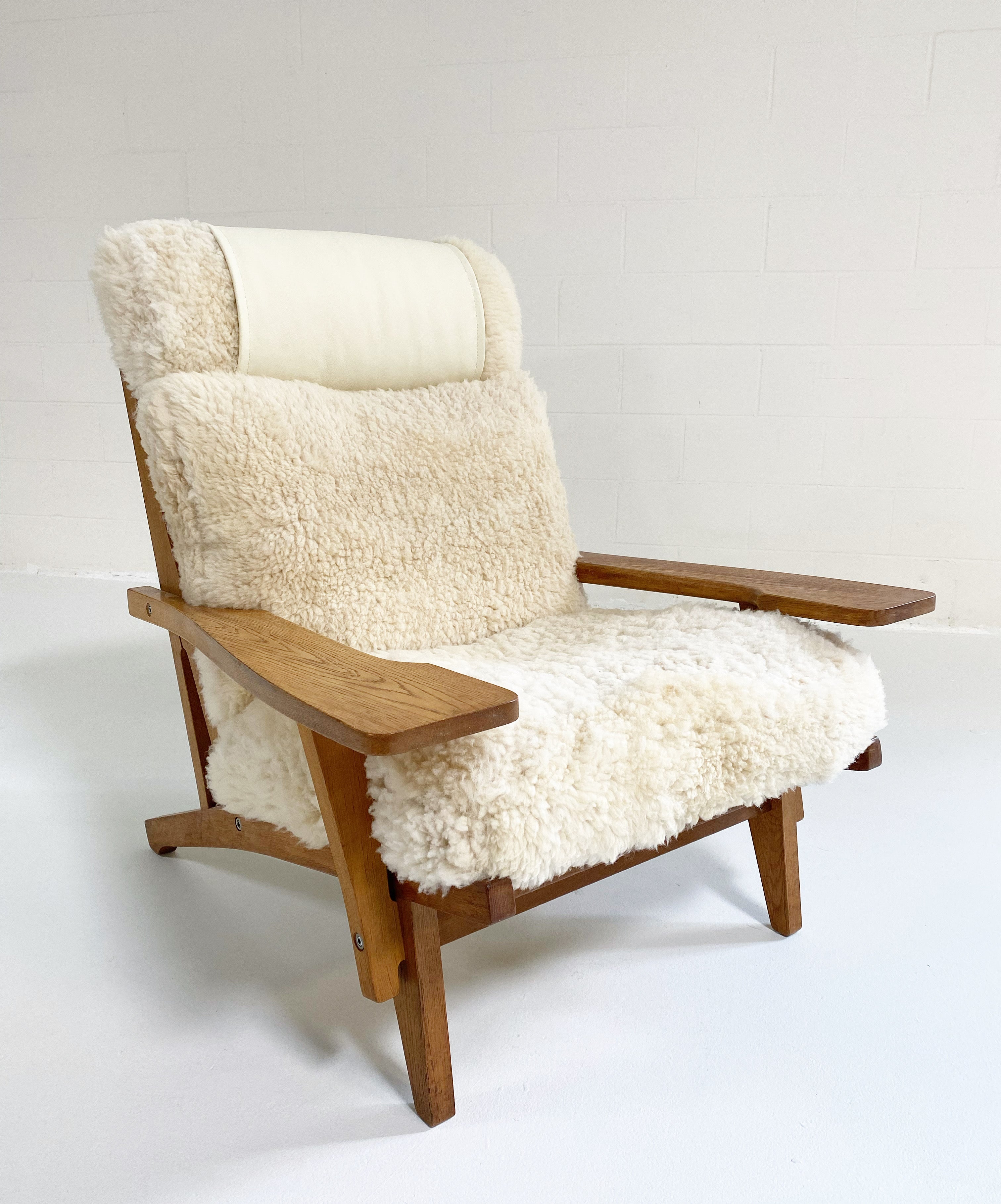 Model GE 375 Paddle Chair and Ottoman in California Sheepskin