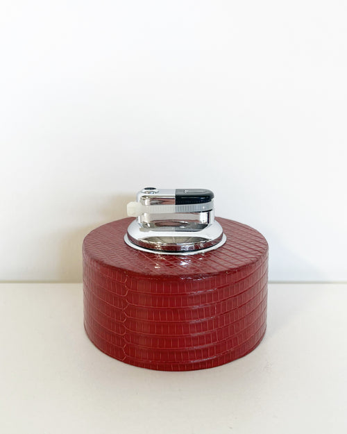 The Round Table Lighter in Lizard - Chili Red