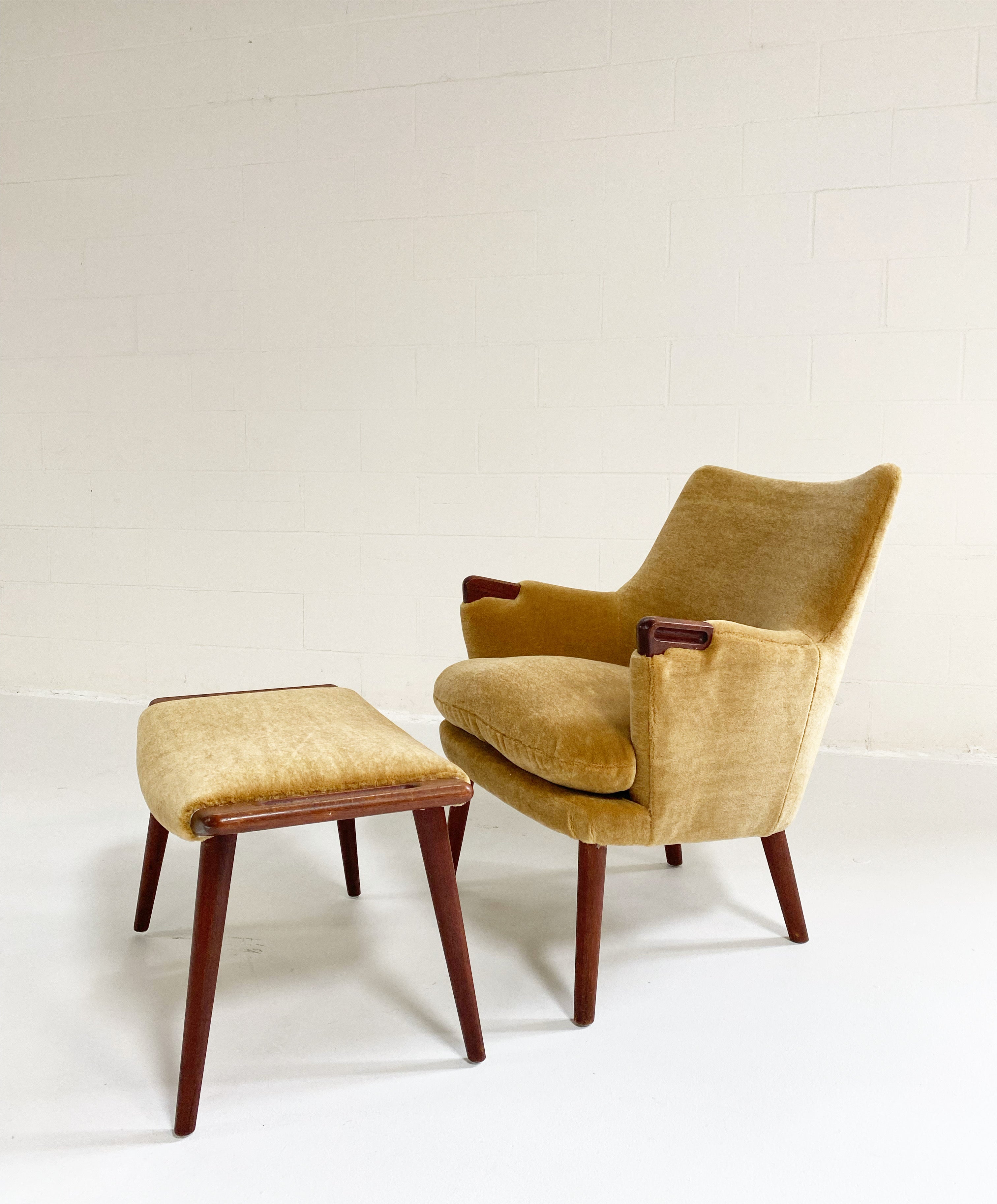 CH71 Lounge Chair and Ottoman in Pierre Frey Teddy Mohair