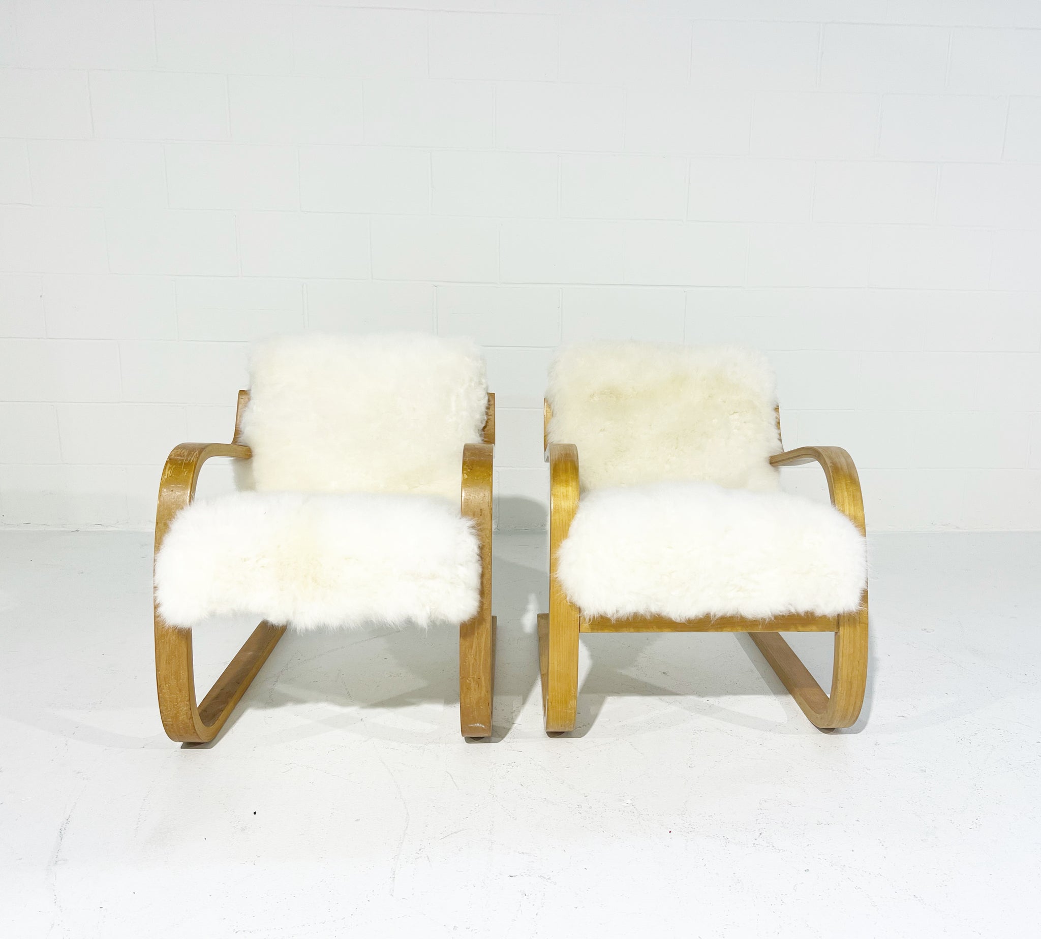 Model 34/402 Chairs in Cashmere Shearling