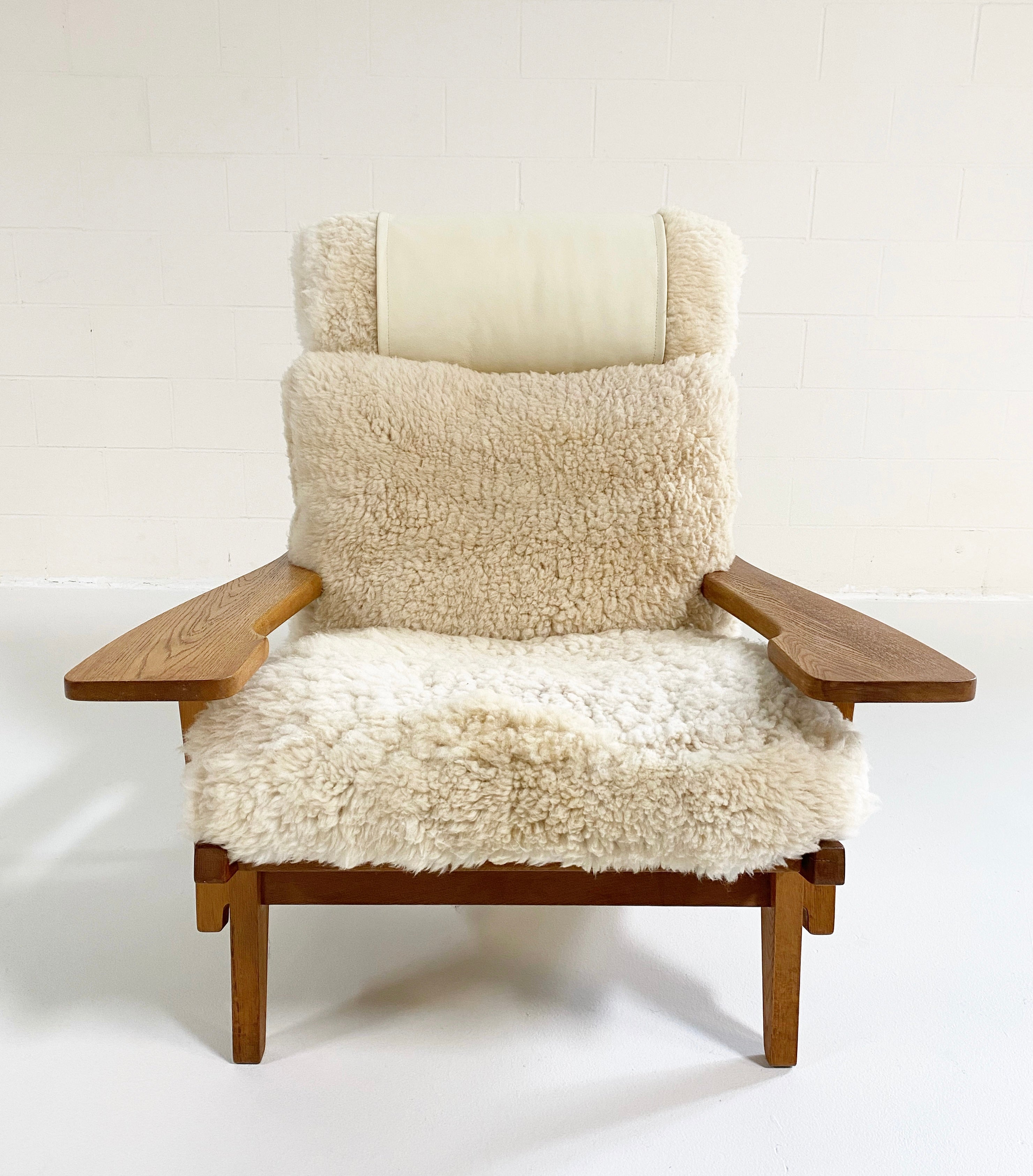 Model GE 375 Paddle Chair and Ottoman in California Sheepskin