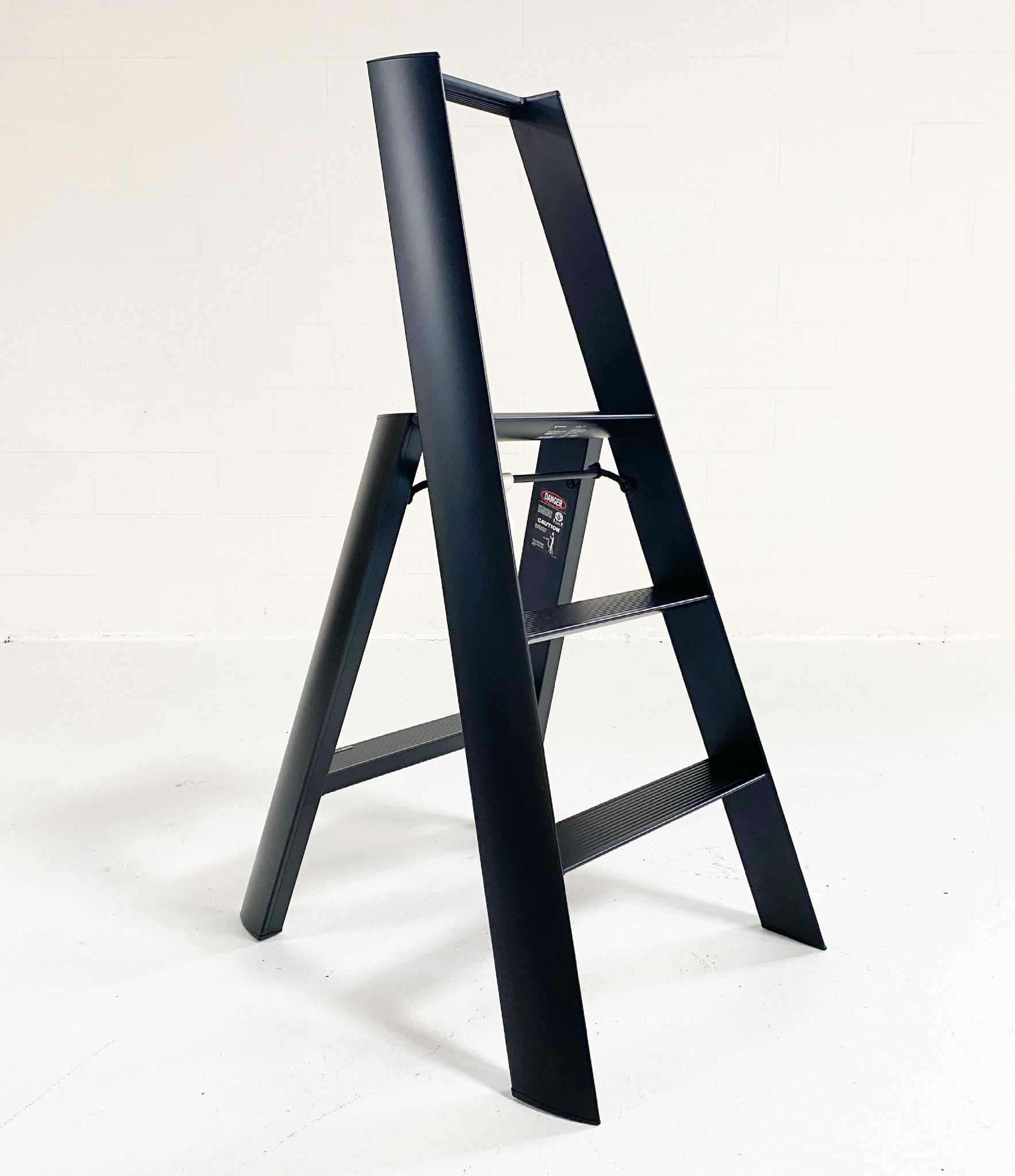 Lucano Wide 3-Step Ladder - Black