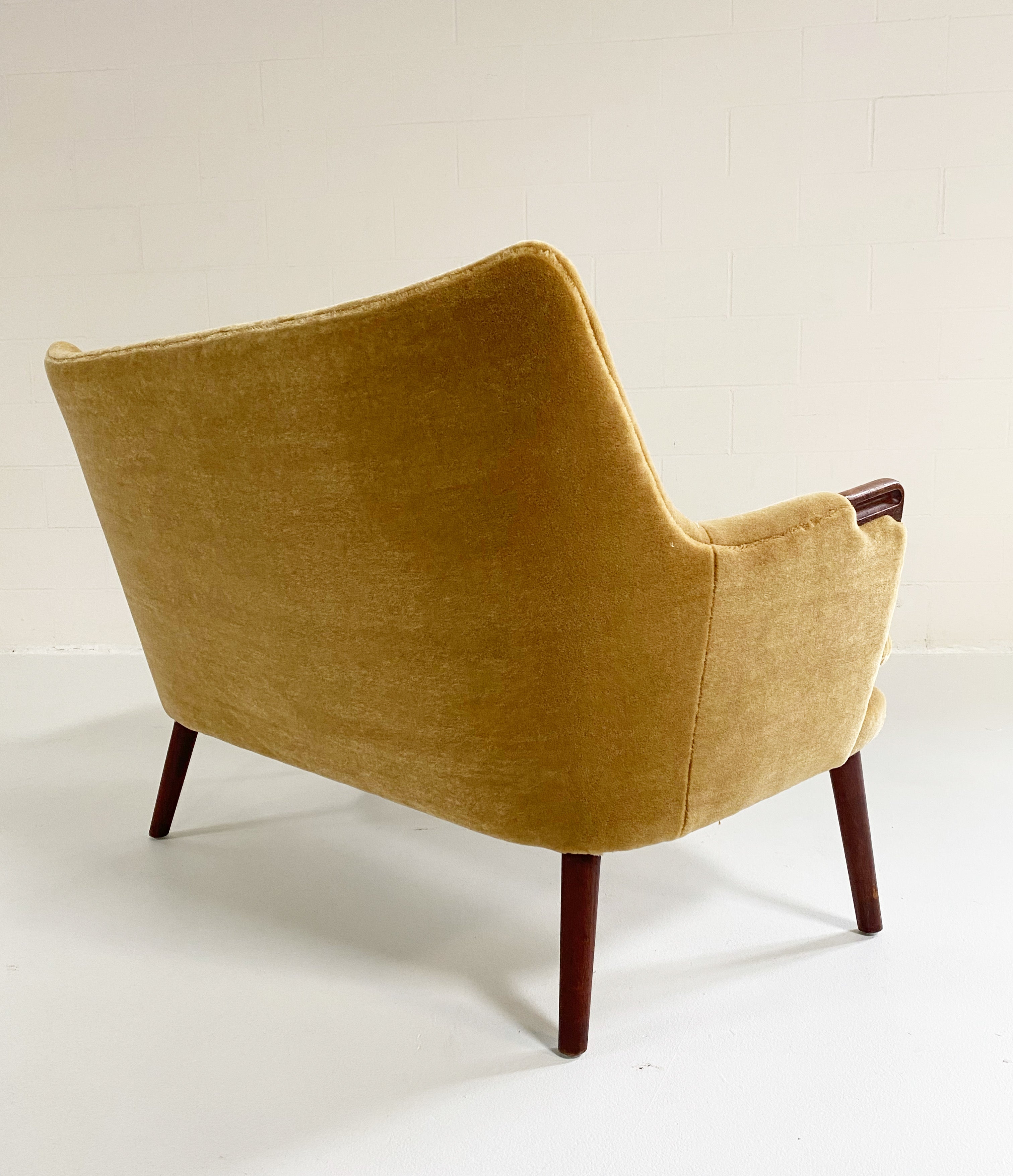 CH72 Sofa in Pierre Frey Teddy Mohair