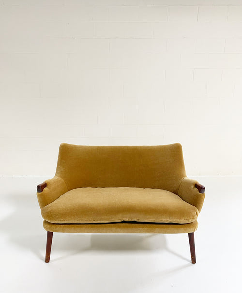 CH72 Sofa in Pierre Frey Teddy Mohair