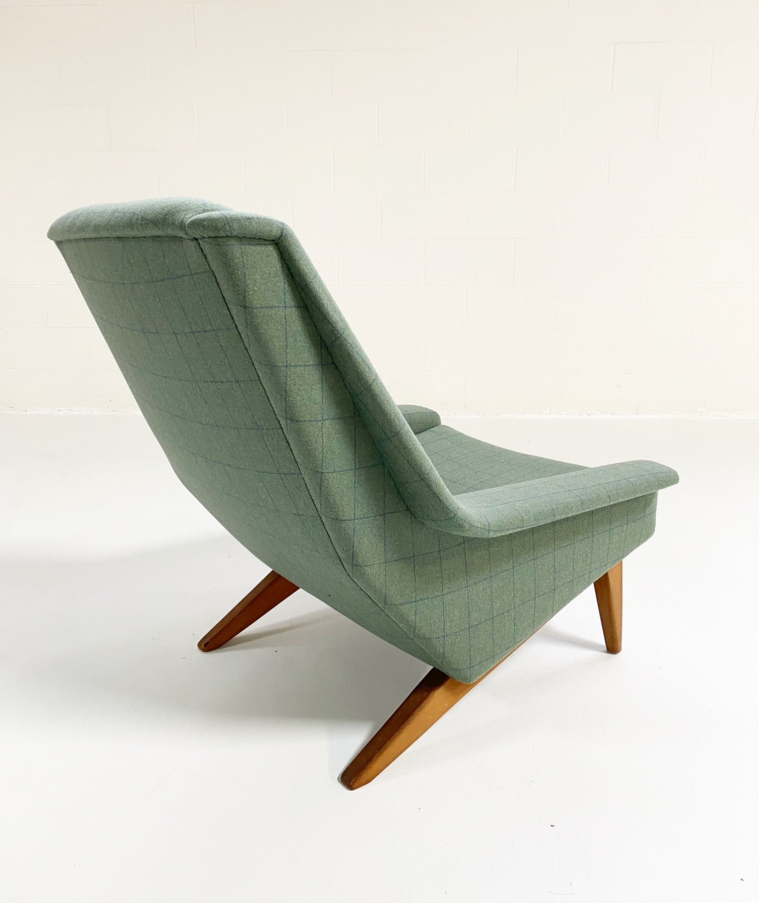 Model 4410 Lounge Chair