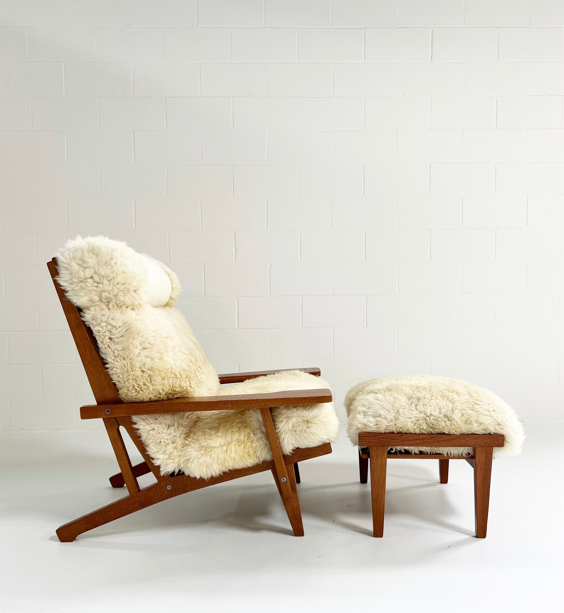 Model GE 375 Paddle Chair and Ottoman in California Sheepskin