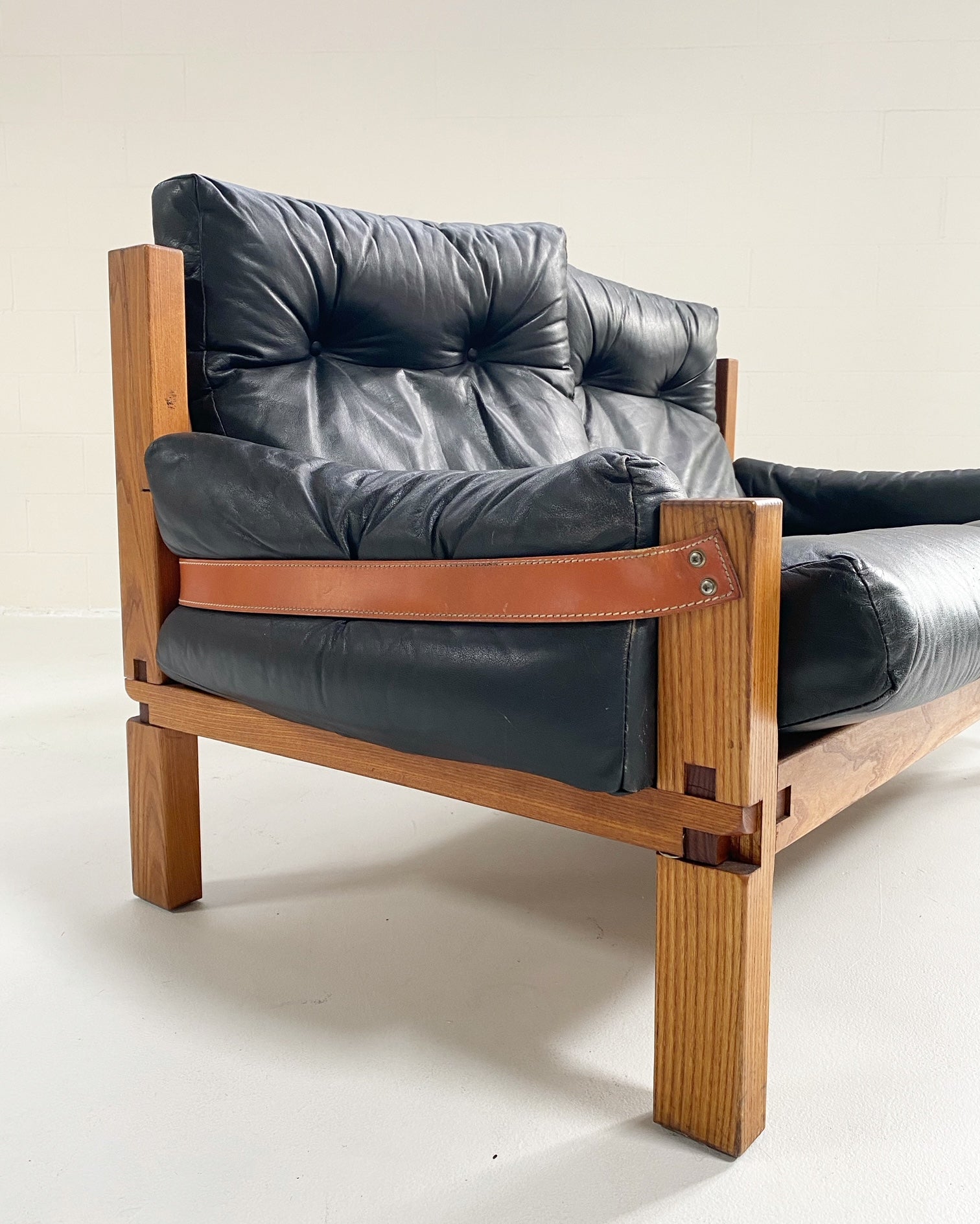 S22 Settee