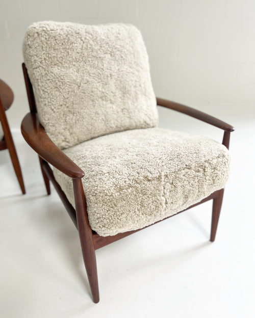 Model 118 Lounge Chairs in Shearling, Pair