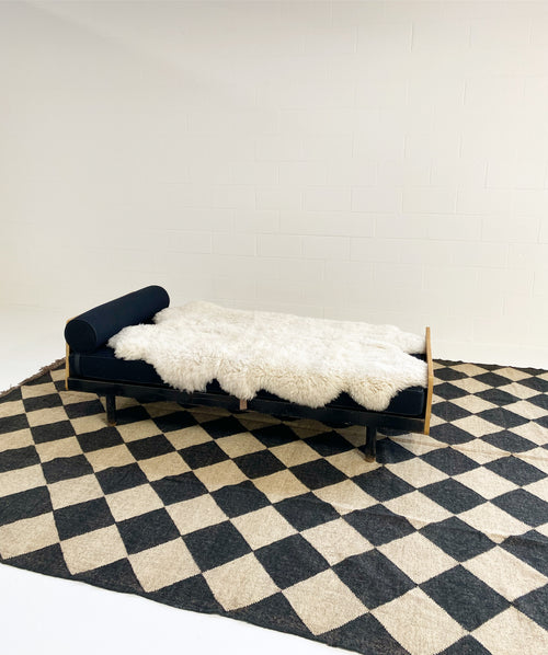 The Checkerboard Rug - Diamond Check in Off Black