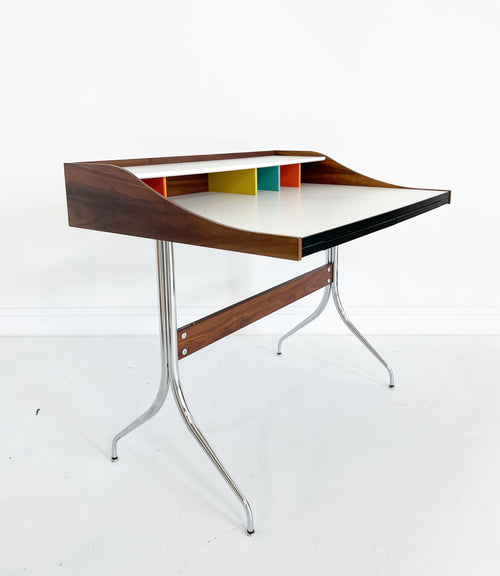 Model 5850 Swag-Leg Desk