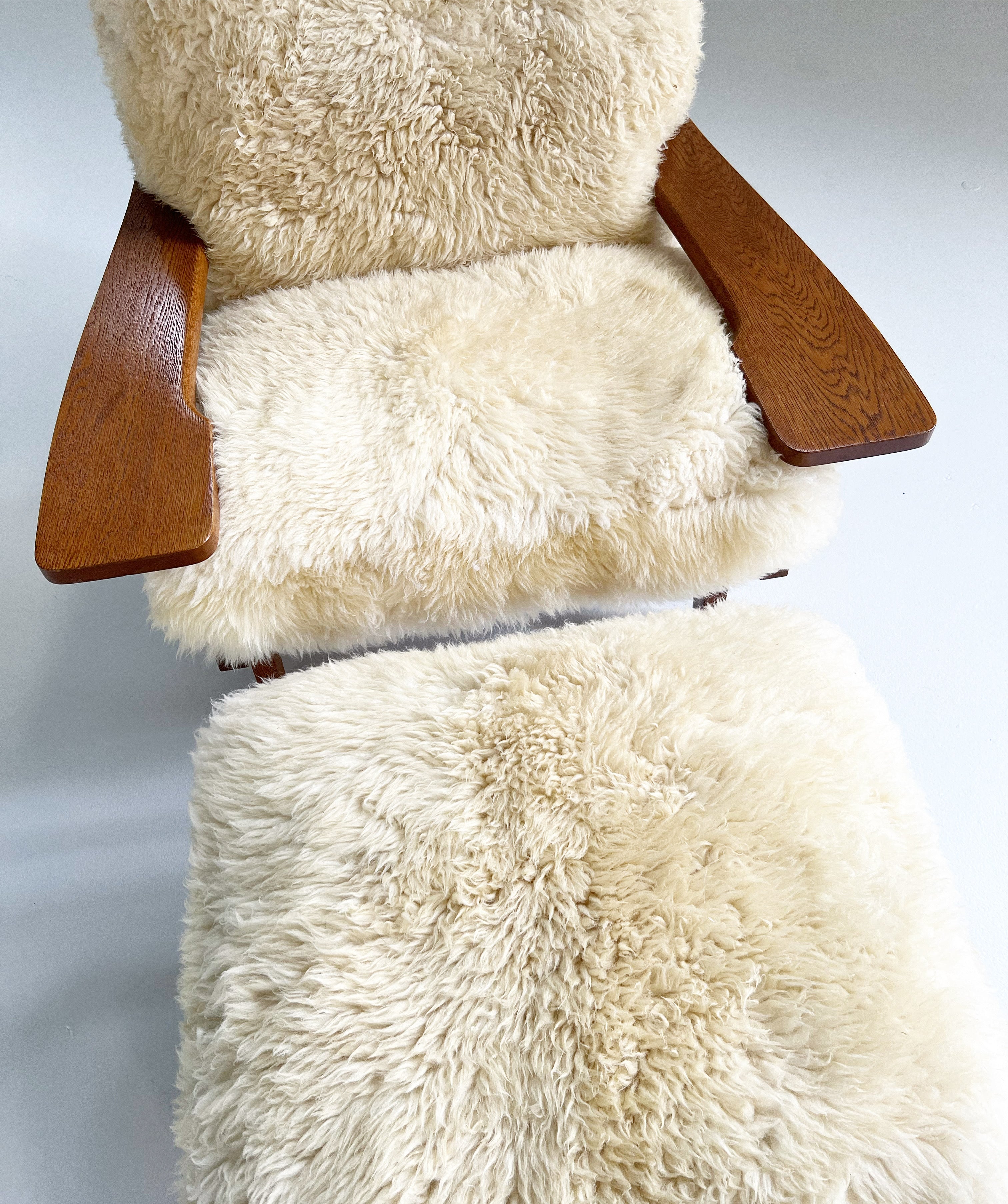 Model GE 375 Paddle Chair and Ottoman in California Sheepskin