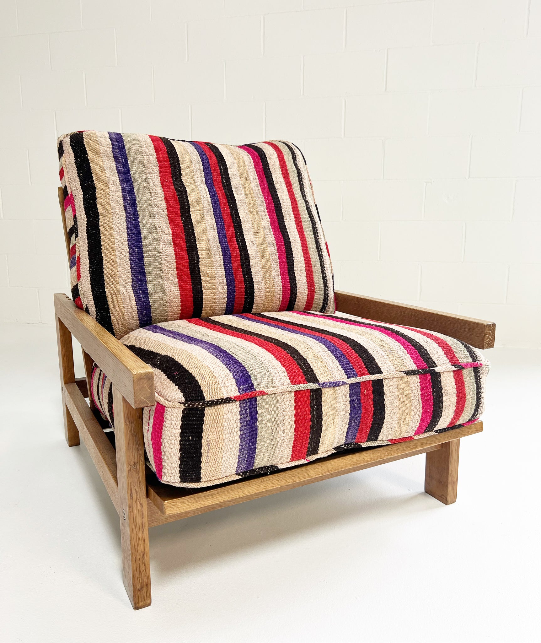 Model GE 412 Lounge Chair with Custom Frazada Cushions