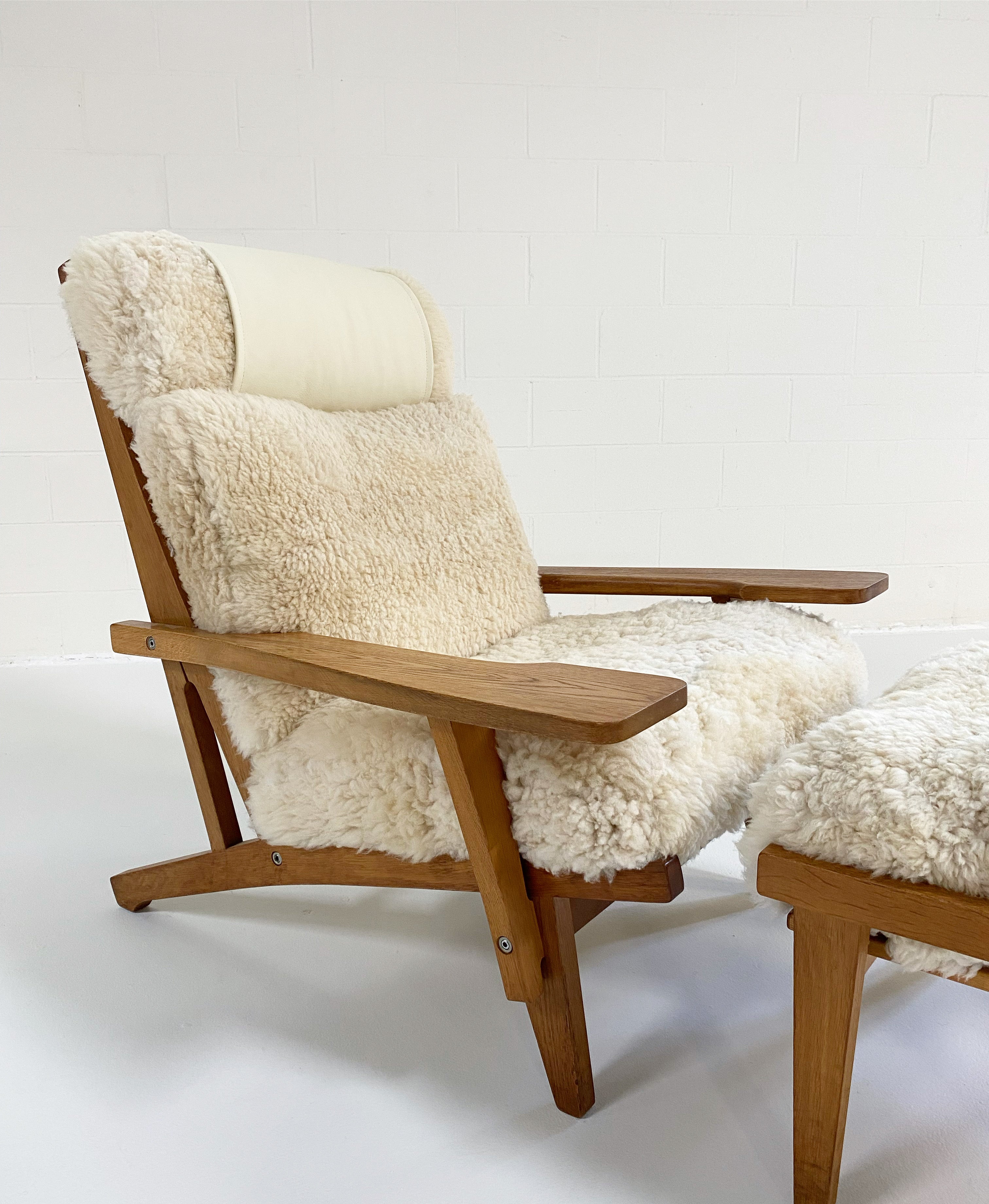 Model GE 375 Paddle Chair and Ottoman in California Sheepskin
