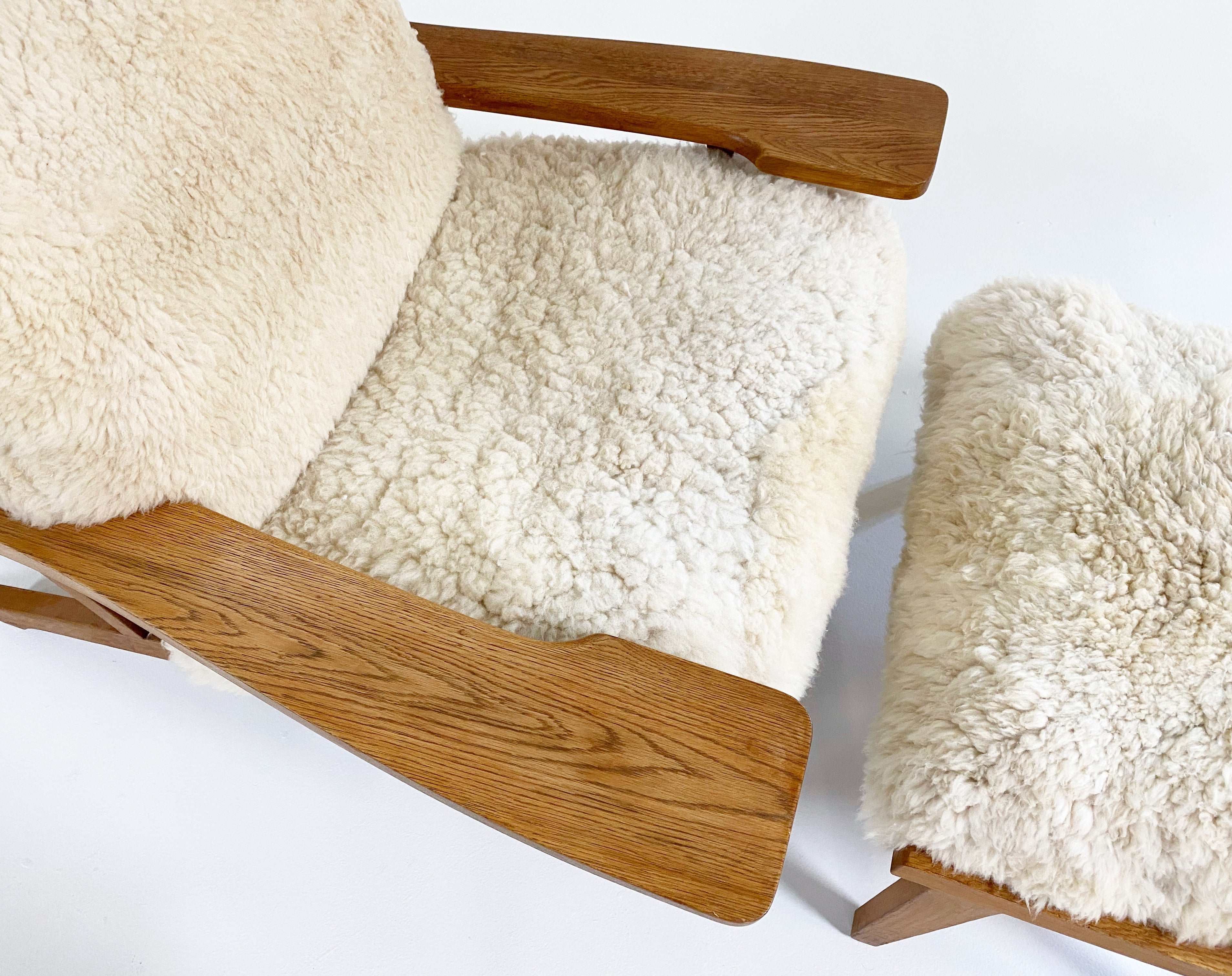 Model GE 375 Paddle Chair and Ottoman in California Sheepskin