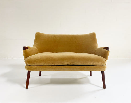 CH72 Sofa in Pierre Frey Teddy Mohair