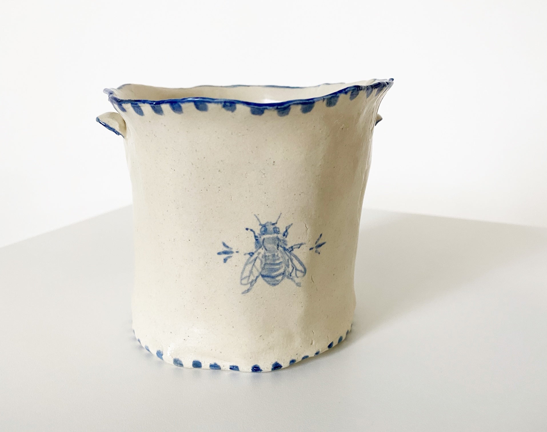 Bee Hive Vase. - FORSYTH