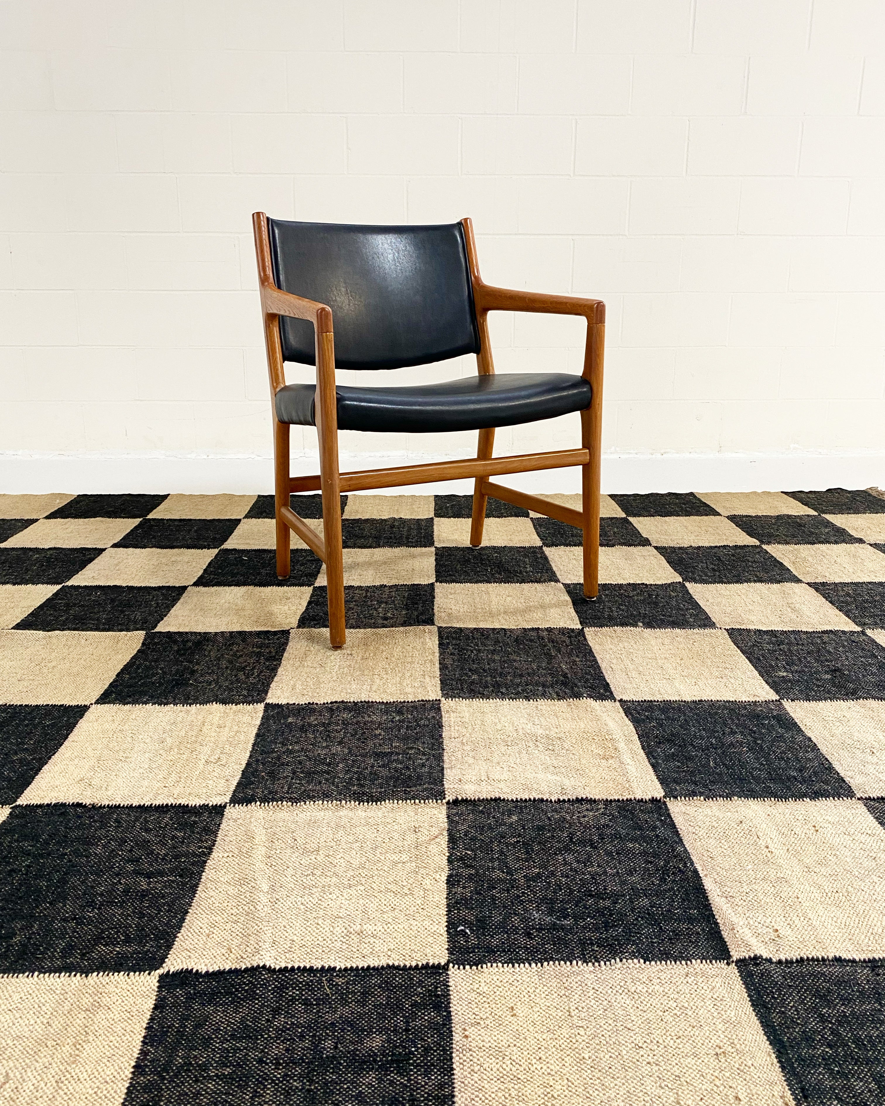 The Checkerboard Rug - Big Checks in Off Black