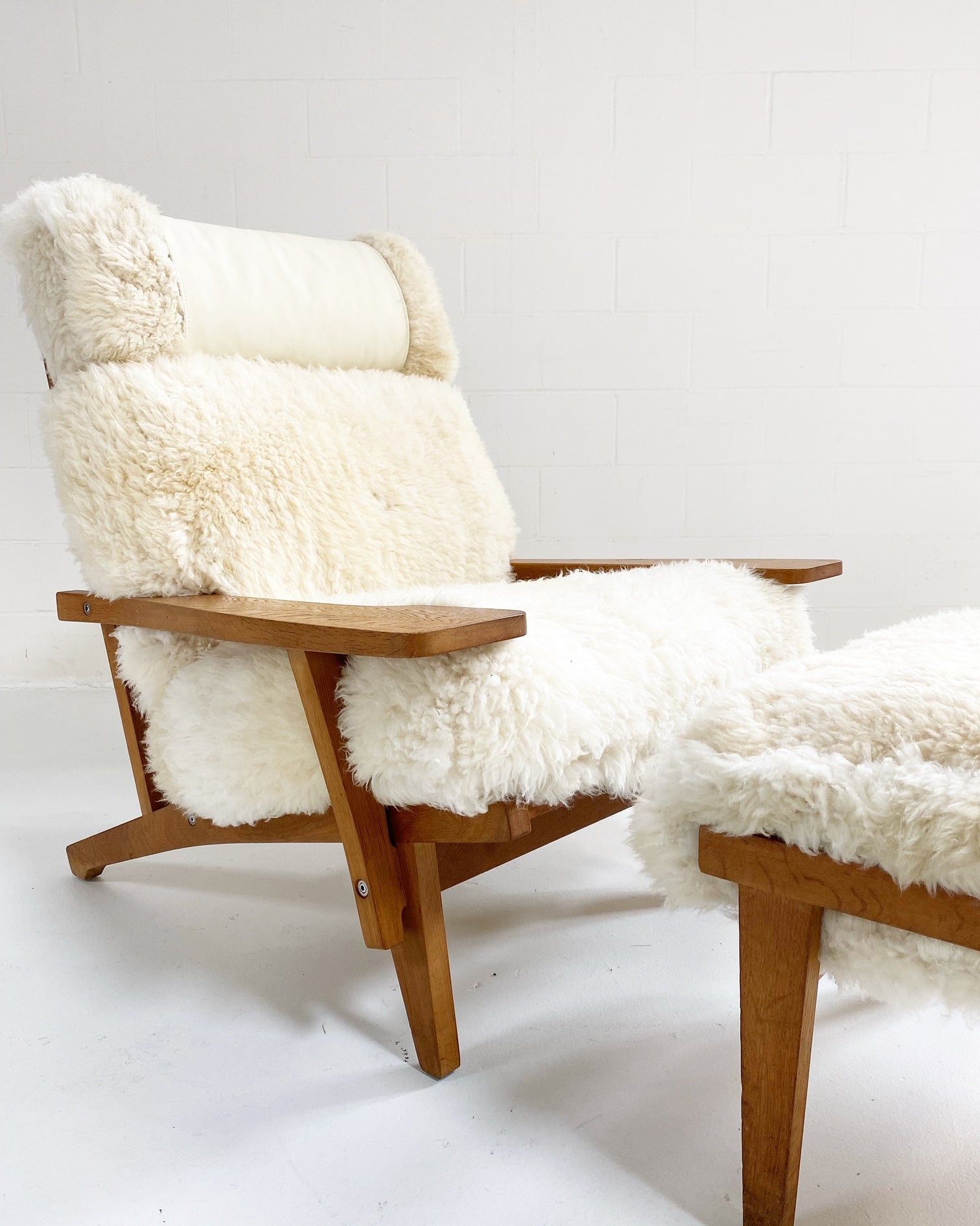 Model GE 375 Paddle Chair and Ottoman in California Sheepskin