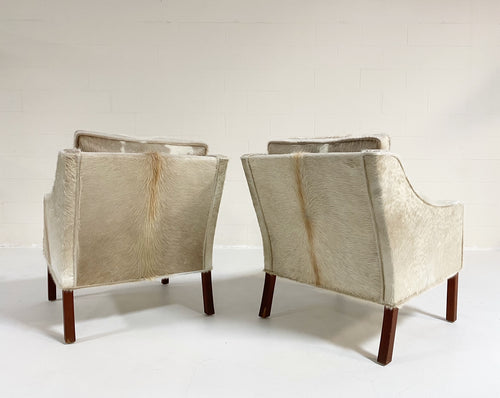 Model 2207 Lounge Chairs in Brazilian Cowhide, pair