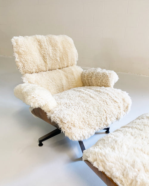 670 Lounge Chair and 671 Ottoman in California Sheepskin