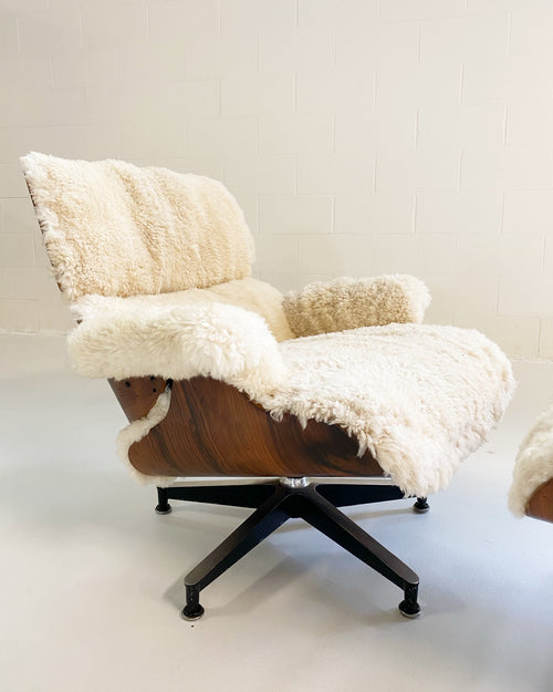 670 Lounge Chair and 671 Ottoman in California Sheepskin