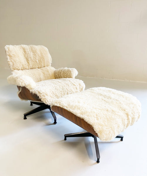 670 Lounge Chair and 671 Ottoman in California Sheepskin