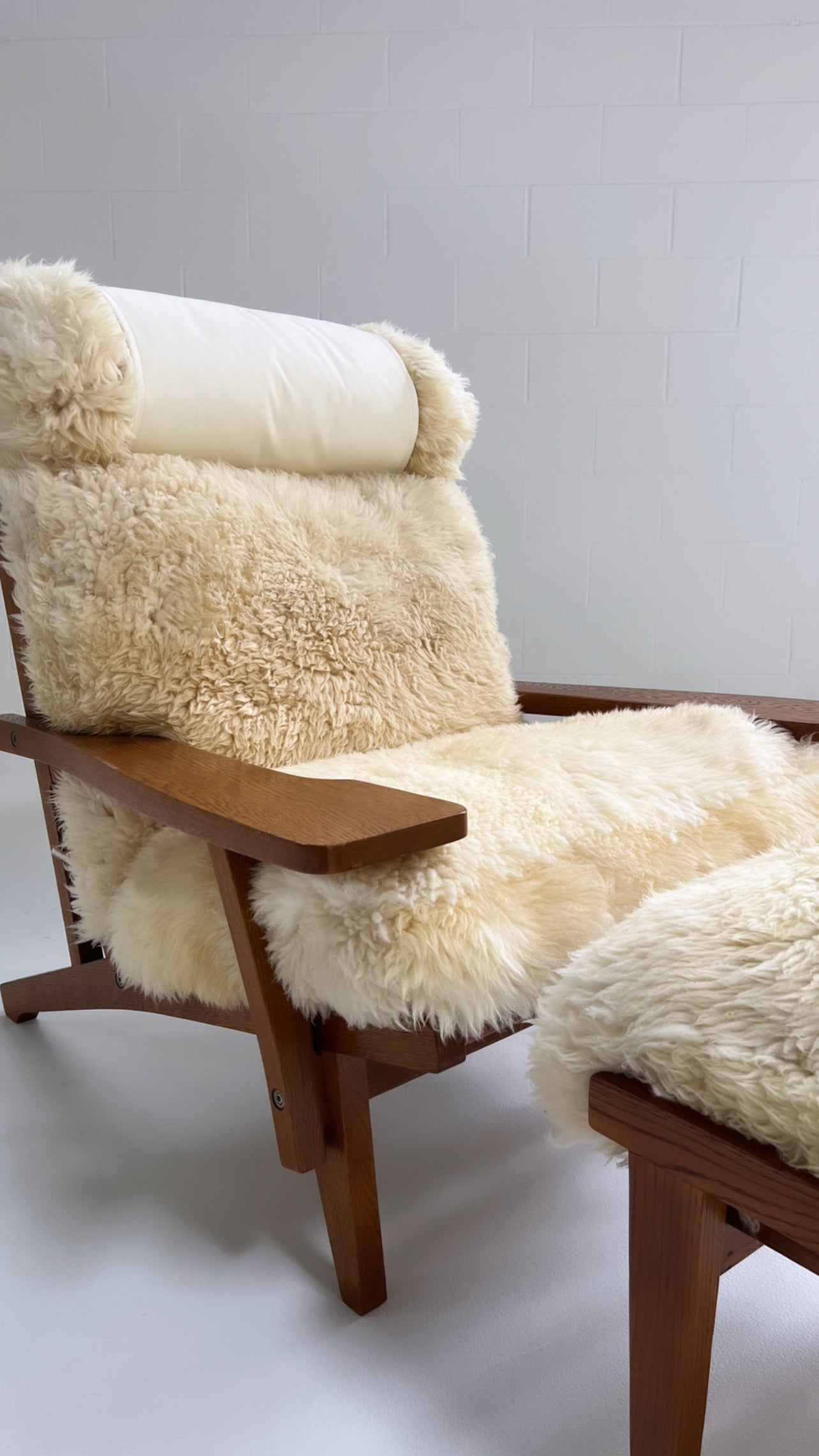 Model GE 375 Paddle Chair and Ottoman in California Sheepskin