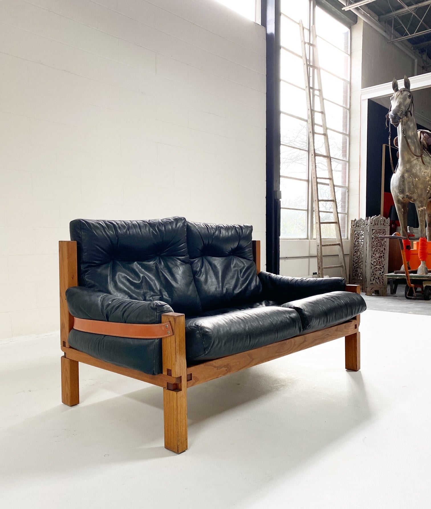 S22 Settee