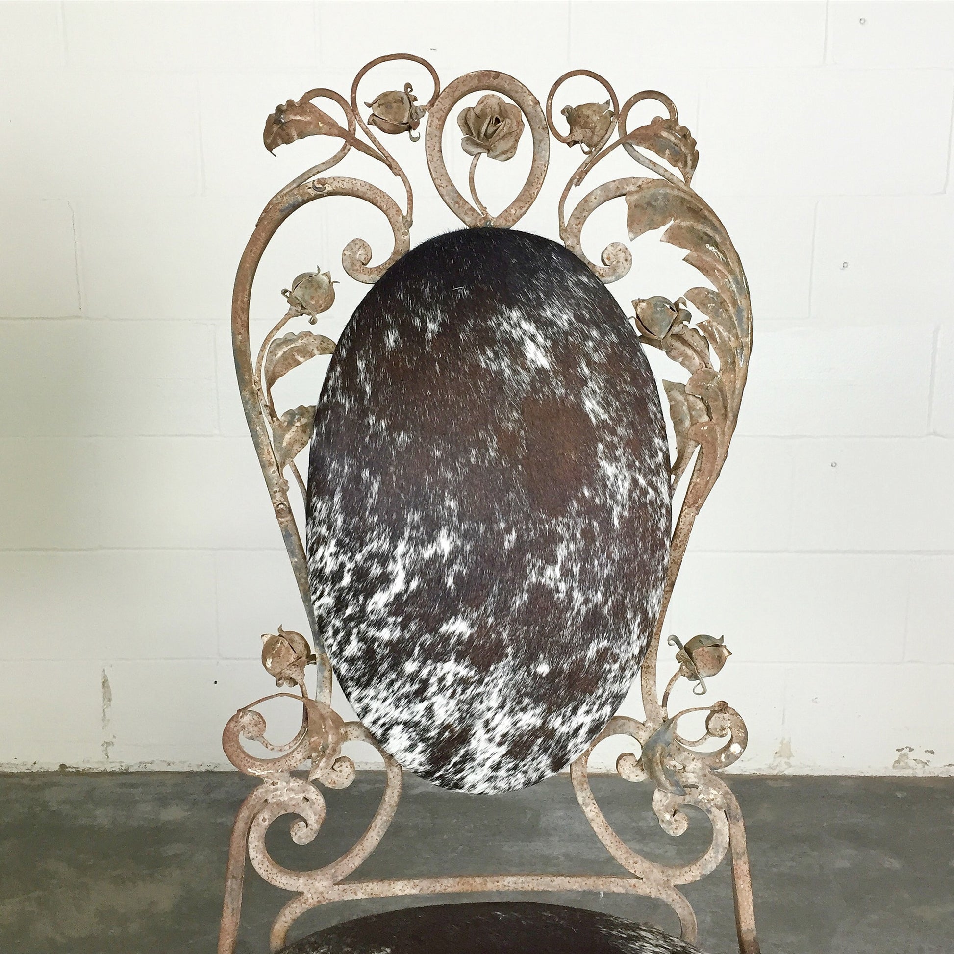 Iron Garden Chairs in Brazilian Cowhide - FORSYTH