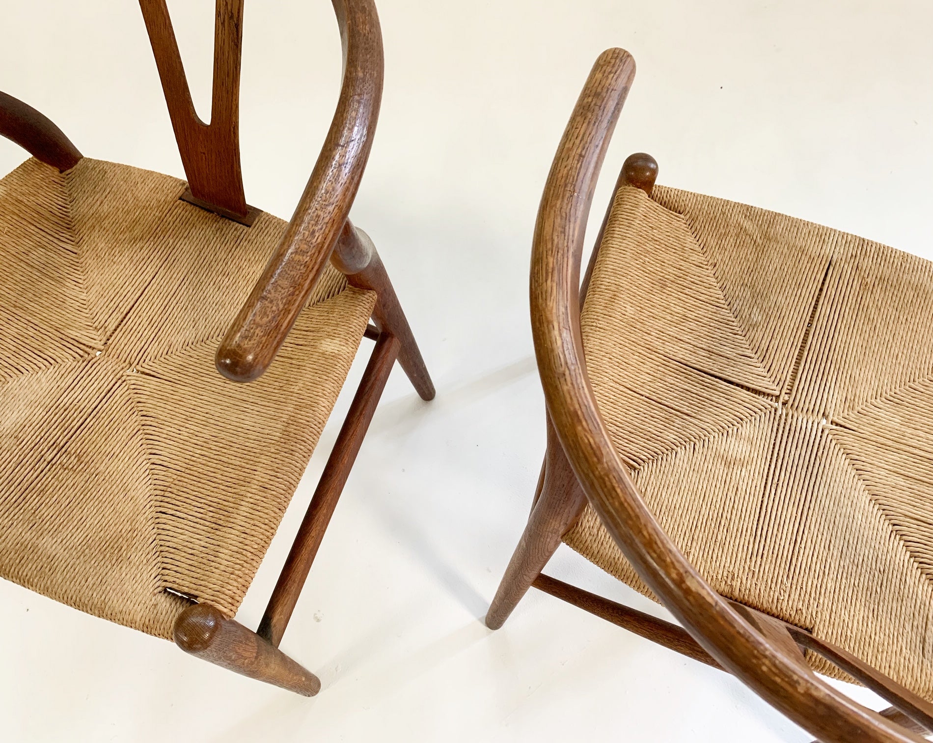 Model CH24 Wishbone Chairs, pair - FORSYTH