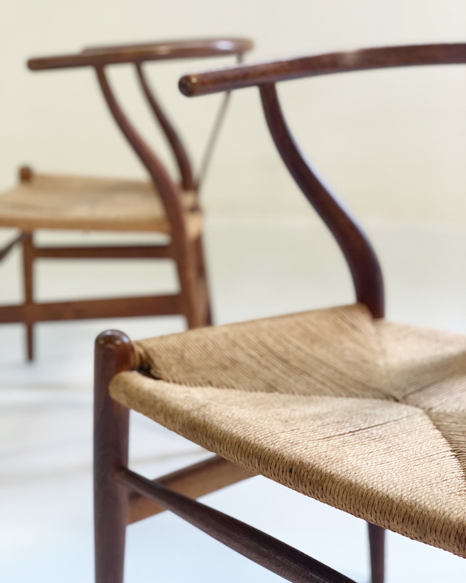 Model CH24 Wishbone Chairs, pair - FORSYTH